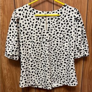 MELLODAY Black Dot V-Neck Blouse on White